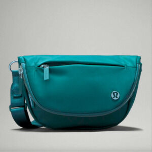 Lululemon All Night Festival Crossbody Micro Bag 2L - Algae Green